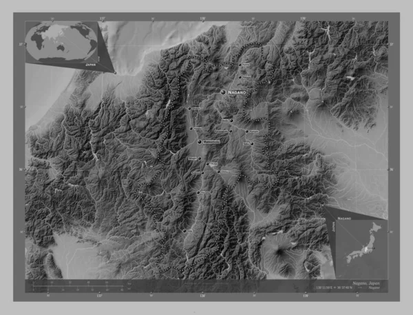 日本の長野県 湖や川とグレースケールの標高マップ 地域の主要都市の位置と名前 コーナー補助位置図 — ストック写真