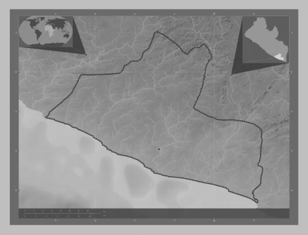 利比里亚大克鲁县 带有湖泊和河流的灰度高程图 角辅助位置图 — 图库照片