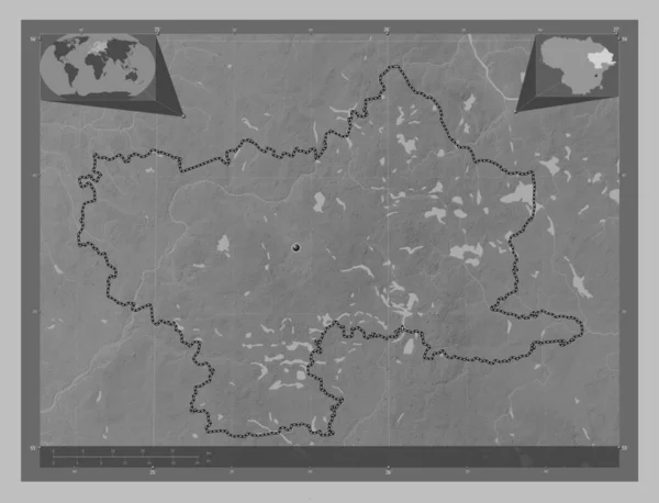 Utenos Litvánia Megye Szürkeárnyas Térkép Tavakkal Folyókkal Saroktérképek Kiegészítő Helymeghatározási — Stock Fotó