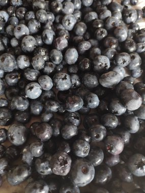 Böğürtlen ve böğürtlen.