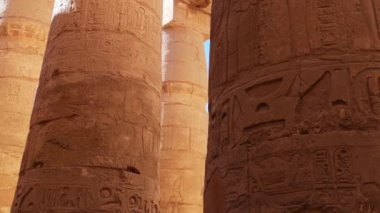 Mısır Karnak Tapınağı kalıntıları, Luxor 'daki en büyük açık hava müzesi.