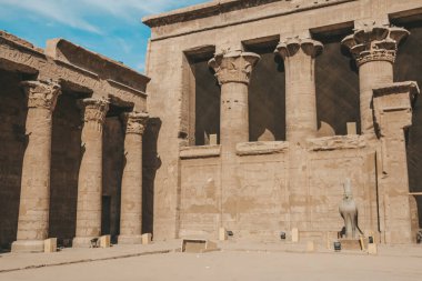 Edfu, Mısır 'daki Horus antik tapınağının kalıntıları..