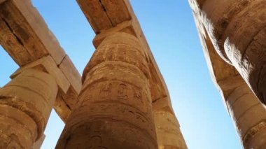 Mısır Karnak Tapınağı kalıntıları, Luxor 'daki en büyük açık hava müzesi.