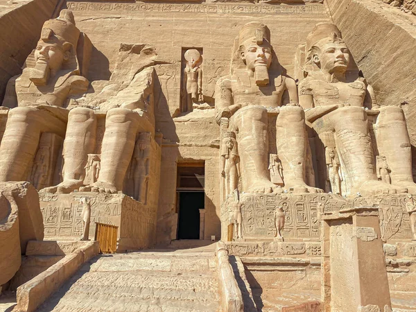 Abu Simbel Skała Nubii Której Wyrzeźbiono Dwie Starożytne Świątynie Egipskie — Zdjęcie stockowe