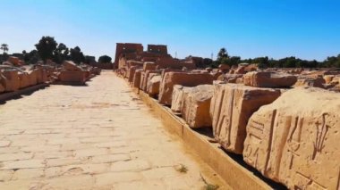 Mısır Karnak Tapınağı kalıntıları, Luxor 'daki en büyük açık hava müzesi.
