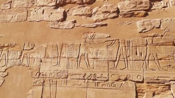 Ruiny egipskiej świątyni Karnak, największego skansenu w Luksorze — Wideo stockowe