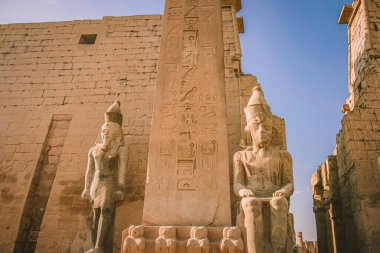 Mısır Karnak Tapınağı kalıntıları, Luxor 'daki en büyük açık hava müzesi..