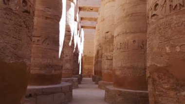 Mısır Karnak Tapınağı kalıntıları, Luxor 'daki en büyük açık hava müzesi.