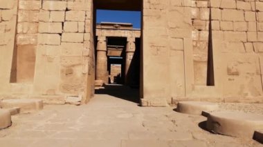 Mısır Karnak Tapınağı kalıntıları, Luxor 'daki en büyük açık hava müzesi.