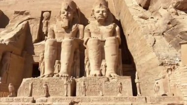 Abu Simbel, Nubia 'da bir kaya, iki eski Mısır tapınağı, 2. Ramses dönemi.
