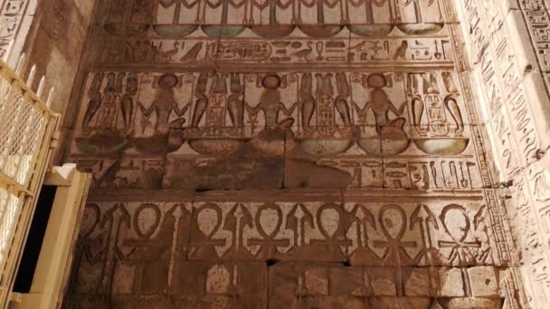 Ruínas do Templo Karnak Egípcio, o maior museu ao ar livre de Luxor — Vídeo de Stock