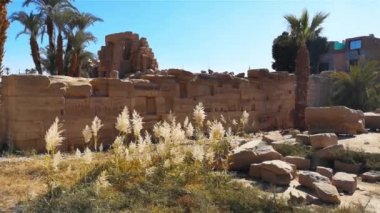 Mısır Karnak Tapınağı kalıntıları, Luxor 'daki en büyük açık hava müzesi.