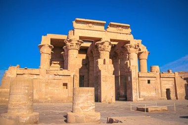 Kom-Ombo, Mısır 'daki antik Sebek tapınağının kalıntıları.