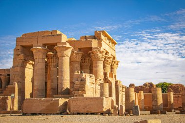 Kom-Ombo, Mısır 'daki antik Sebek tapınağının kalıntıları.
