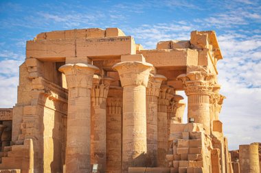 Kom-Ombo, Mısır 'daki antik Sebek tapınağının kalıntıları.