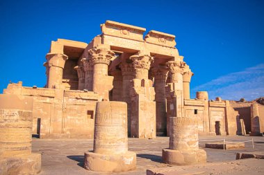 Kom-Ombo, Mısır 'daki antik Sebek tapınağının kalıntıları.