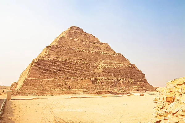 Djoser金字塔 在埃及撒哈拉沙漠中建立的第一个金字塔 萨卡拉的阶梯金字塔 — 图库照片