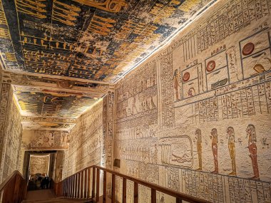 KV9, Kings 'Valley No. 9, Memnon 'un mezarı, 20. hanedanlıktan firavunların mezarı Ramses V ve Ramses VI.