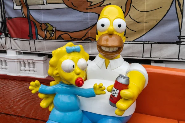 Coruna, İspanya, 14 Ağustos 2021. Galiçya 'daki A Coruna şehrindeki Salon del Comic' teki Simpsonlar çizgi roman karakteri.. 