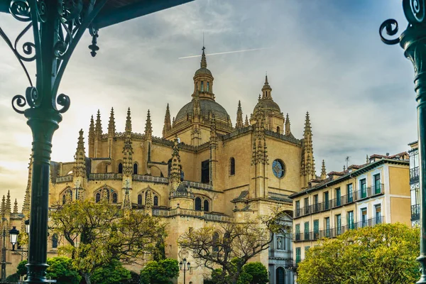 Vista de la catedral de Segovia en España — Foto de Stock