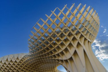 Seville, İspanya, 5 Mart 2022. Metropol Şemsiyesi. Sevilla 'da Las Setas de la Encarnacion olarak bilinen anıt. 