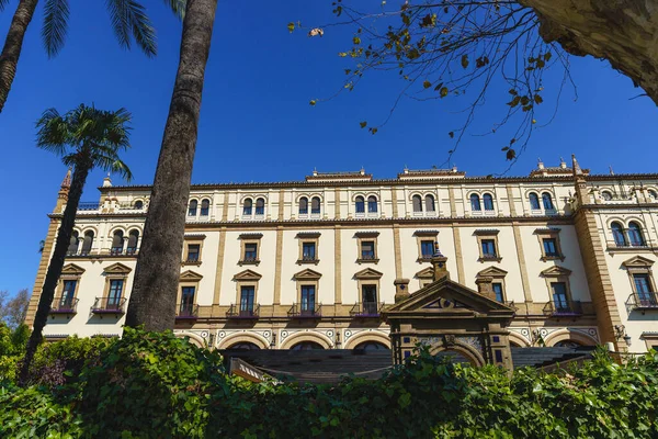 Sevilla, España, 6 de marzo de 2022. Vista del lujoso Hotel Alfonso XIII en la ciudad de Sevilla. — Foto de Stock