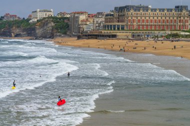 Biarritz, Fransa, 18 Nisan 2022. Biarritz, Fransa 'daki Büyük Plaj..