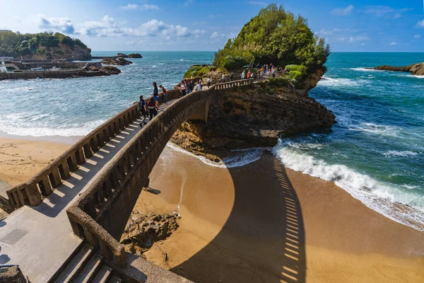 Biarritz, Fransa, 18 Nisan 2022. Biarritz, Fransa 'daki Büyük Plaj..