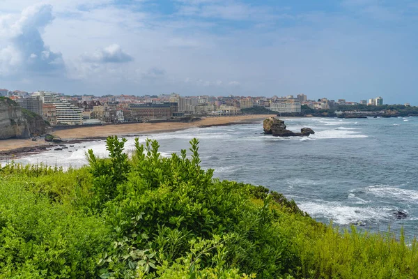 Biarritz, Fransa, 18 Nisan 2022. Biarritz, Fransa 'daki Büyük Plaj..
