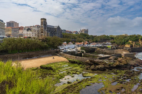 Biarritz, Fransa, 18 Nisan 2022. Biarritz, Fransa 'daki Büyük Plaj..