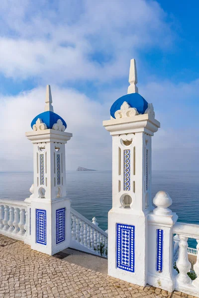 İspanya 'nın Alicante kentindeki Benidorm şehrindeki Balcon del Mediterraneo. Yüksek kalite fotoğraf