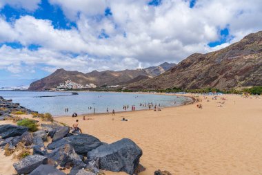 Santa Cruz, Tenerife, 24 Haziran 2022. Playa de las Teresitas, Santa Cruz de Tenerife, Kanarya Adaları. Yüksek kalite fotoğraf