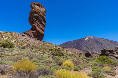 Los Roques de Garcia ve Teide Dağı Teide Ulusal Parkı, Tenerife, Kanarya Adaları. Yüksek kalite fotoğraf