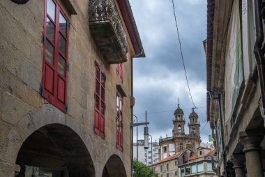 İspanya 'nın Galiçya kentindeki Pontevedra şehrindeki La Peregrina Kilisesi. Yüksek kalite fotoğraf