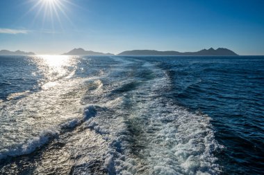 Vigo 'ya doğru giden gemiden Galiçya, İspanya' daki Cies Adaları 'nın görüntüsü. Yüksek kalite fotoğraf