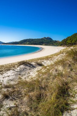 Vigo, Galiçya, İspanya 'daki Cies Adaları Ulusal Parkı' ndaki güzel Rodas plajı. Yüksek kalite fotoğraf