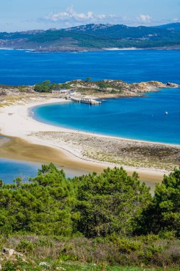 Vigo, Galiçya, İspanya 'daki Cies Adaları Ulusal Parkı' ndaki güzel Rodas plajı. Yüksek kalite fotoğraf