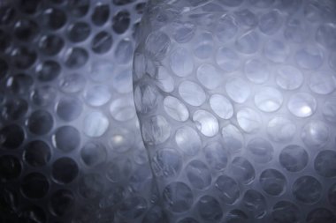 Açık gölgeleme, gümüş arkaplanda yoğunluk