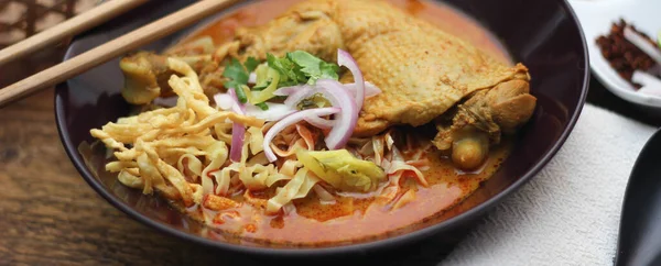 Północny Styl Tajski Curry Makaron Kurczakiem Lub Nazywamy Języku Tajskim — Zdjęcie stockowe