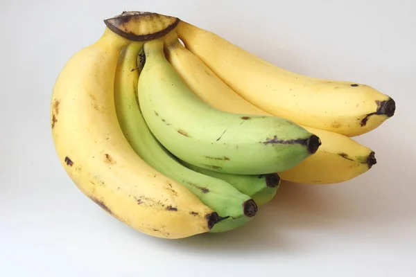 Banana Penteada Sobre Fundo Branco — Fotografia de Stock