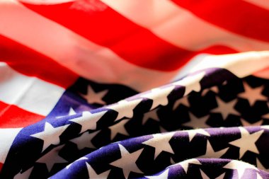 Amerika Ulusal Günü 'nde ya da Amerika' yla ilgili önemli günlerde güneş bayraklarında parlıyordu..