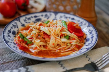 Tayland papayası salatası ya da Taylandca 'da 