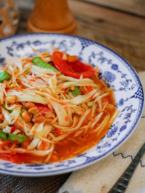 Tayland papayası salatası ya da Taylandca 'da 