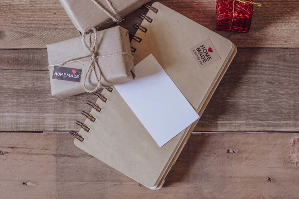 Coffret Cadeau Utilisez Papier Recyclé Brun Bloc Notes Sur Une — Photo