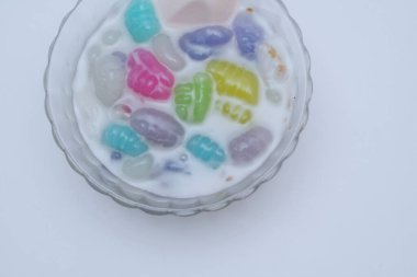 Hindistan cevizli muhallebi Tayland 'ın tatlısıdır. Ya da bizim deyimimizle 