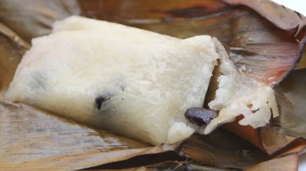 Thailand Rice Cakes Bundle Wrapped Banana Leaves White Background — Stock Photo, Image
