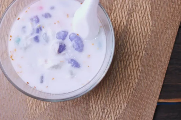 Hindistan cevizli muhallebi Tayland 'ın tatlısıdır. Ya da bizim deyimimizle 