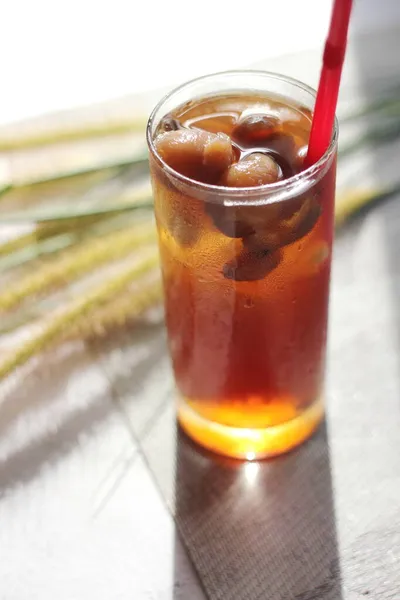 Vaso Jugo Longan Servido Sobre Una Mesa Blanca —  Fotos de Stock