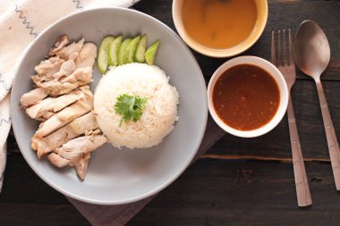 Tavuklu pilav ya da tavuklu pilav, çorba.