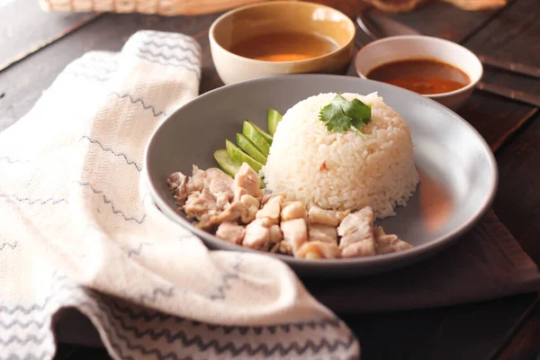 Hainan Nasi Ayam Atau Nasi Dikukus Dengan Ayam Sup — Stok Foto